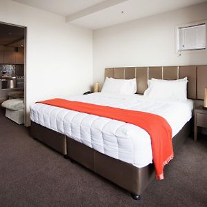 Deluxe Two-Bedroom Apartment